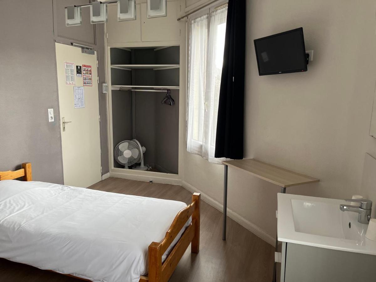 Aux Bons Amis Hotel แร็งส์ ภายนอก รูปภาพ