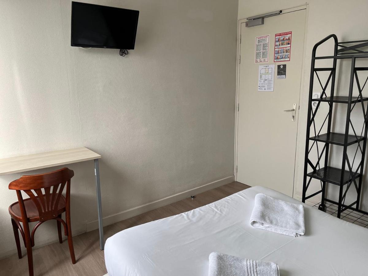 Aux Bons Amis Hotel แร็งส์ ภายนอก รูปภาพ